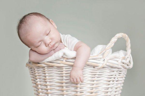 Новое обновление малыша. Как разбудить новорожденного ребенка. Будить или нет новорожденного на кормление. Тюльпаны и маленький ребенок грудной. Будит ли у Симбочки ребёнок.