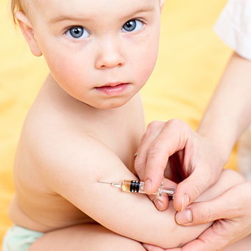 ребенок и прививка