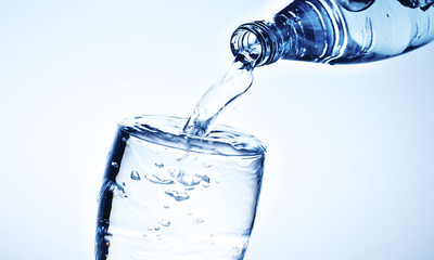 Сколько можно пить минеральной воды в день?