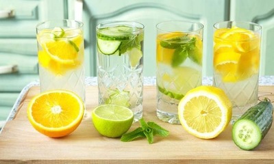 Интересный вопрос: можно ли пить лимонную воду натощак?