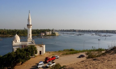 Где находится и какие особенности имеет устье реки Нил?