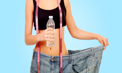Как пить горячую воду для похудения, какая польза и вред от напитка?